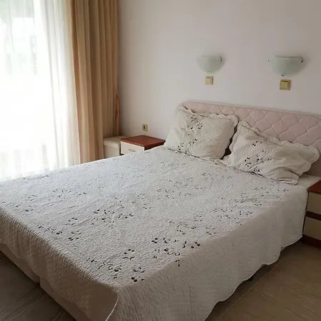 In Diamond St Vlas Daire *