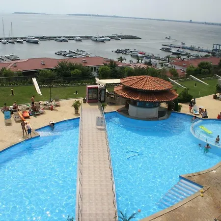 In Diamond St Vlas